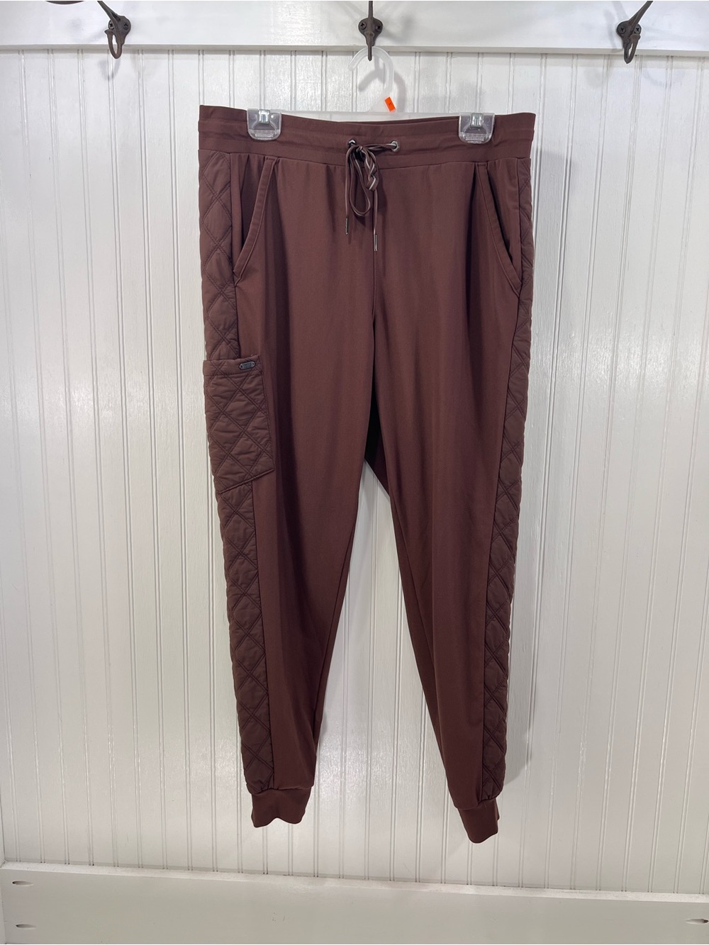 healing hands Limited Edition Kenya Quilted Jogger Scrubs Cocoa Brown L